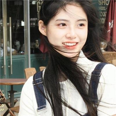 金牌客服董董恩